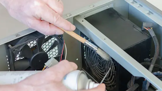 Limpiar ventiladores del PC con aire comprimido