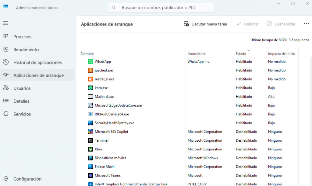 deshabilitar programas que se ejecutan constantemente y consumen recursos 