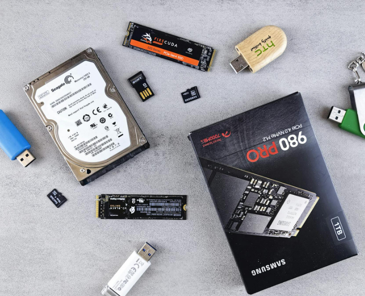 Comparación entre disco SSD y disco duro HDD tradicional