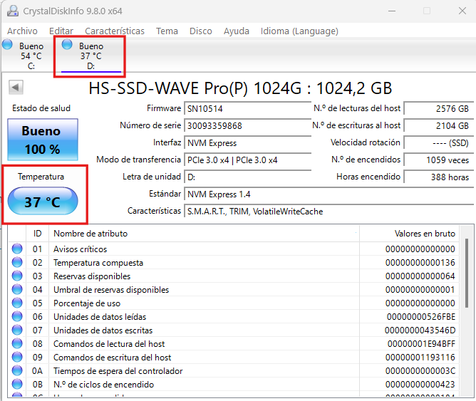 Pantalla de CrystalDiskInfo mostrando la temperatura del disco duro SSD 